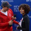 Mario Lopez et Halle Berry à la course EIF Revlon pour les femmes, le 12 mai 2012 à Los Angeles