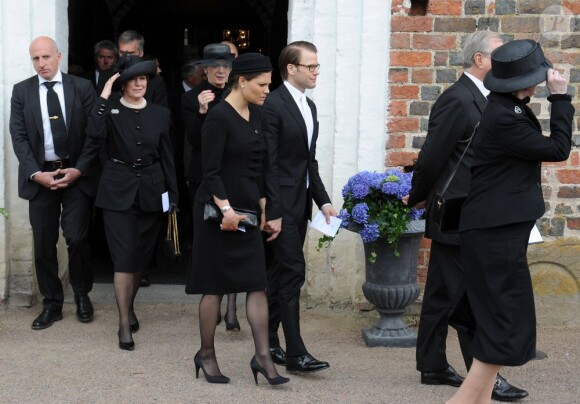 La princesse Victoria de Suède est apparue effondrée le 14 mai 2012 au sortir de la messe de funérailles pour son grand-oncle Carl Johan Bernadotte, décédé le 5 mai.