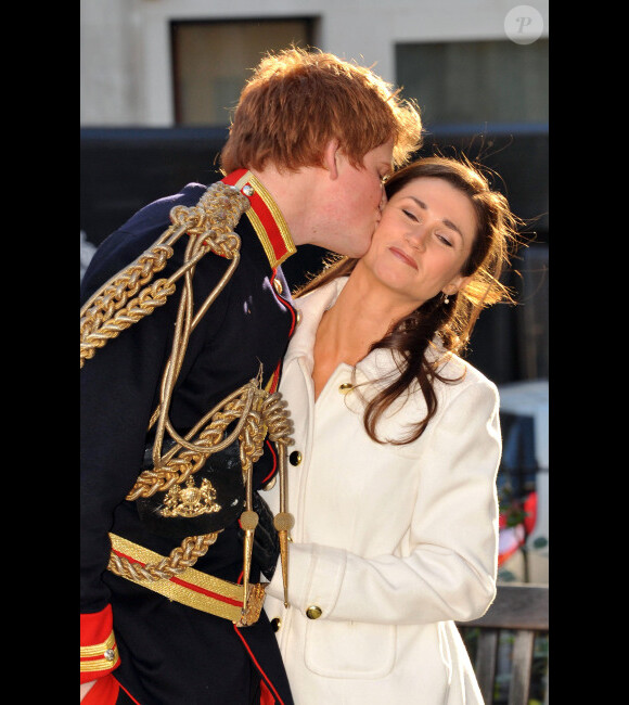 Les sosies du prince Harry et de Pippa Midleton très complices sous l'objectif de la photographe Alison Jackson le 7 décembre 2011 à Londres