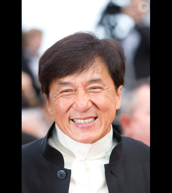 Jackie Chan lors de la montée des marches pour le film De rouille et d'os projeté dans le cadre du 65ème Festival de Cannes le 17 mai 2012