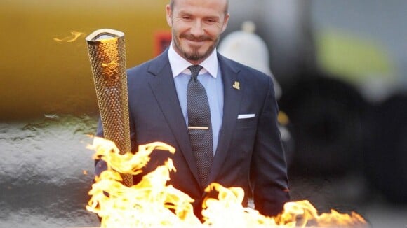 David Beckham s'enflamme, très fier, et le relais olympique s'élance...
