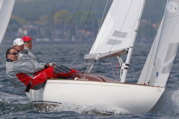 Le prince Frederik le 19 mai 2012 à bord du Nanoq lors des championnats du Danemark de Dragon, à Copenhague.