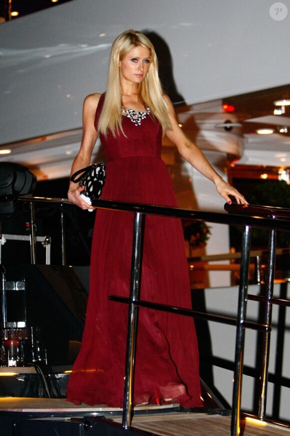 Paris Hilton lors de la soirée privée de P. Diddy sur un yacht à Cannes le 22 mai 2012