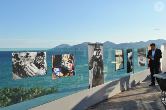 Vernissage de l'exposition de photos de la belle Veronika Loubry à Cannes à l'hôtel Radisson Blu le 22 mai 2012