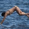 Michelle Rodriguez à la piscine de l'hôtel Eden Roc d'Antibes, le 23 mai 2012.