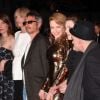Edith Scob, Leos Carax, Kylie Minogue et Denis Lavant lors de la montée des marches pour le film Holy Motors au Festival de Cannes le 23 mai 2012
