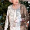 La reine Elizabeth II avait rendez-vous avec des centaines de personnalités britanniques majeures du monde des arts, le 23 mai 2012 à la Royal Academy of Arts de Londres, dans le cadre de son jubilé de diamant. Remise de prix à des étudiants, compliments en pagaille et bonne humeur étaient au programme de Sa Majesté.