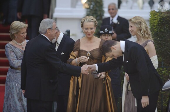 La princesse Michael de Kent arrive au Mandarin Oriental de Londres, le 28 avril 2011, pour le dîner offert par Elizabeth II à la veille du mariage du prince William et Kate Middleton.