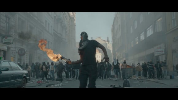 Kanye West et Jay-Z : No Church in the Wild, un clip violent par Romain Gavras