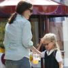 Jennifer Garner et la petite Violet dans les rues de Brentwood à Los Angeles, le 30 mai 2012