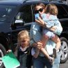 Jennifer Garner emmène ses filles Violet et Seraphina prendre un goûter à Brentwood, à Los Angeles, le 30 mai 2012