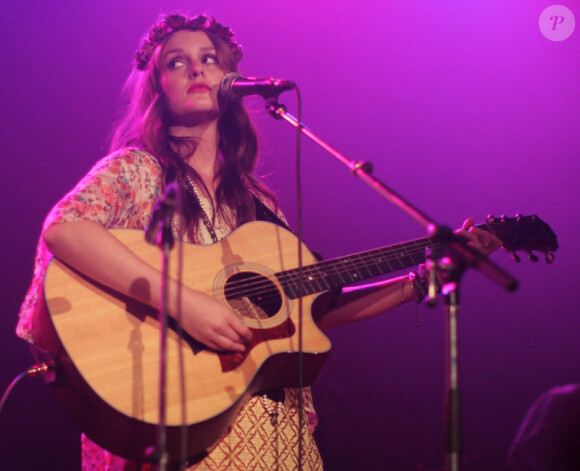 Leighton Meester, héroïne de Gossip Girl, en concert à Vancouver, le 31 mai 2012