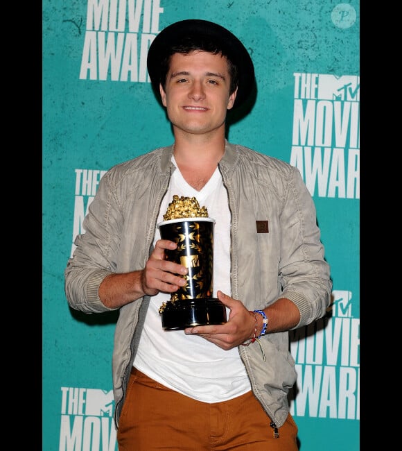 Josh Hutcherson, récompensé lors de la cérémonie des MTV Movie Awards 2012, le dimanche 3 juin à Studio City.