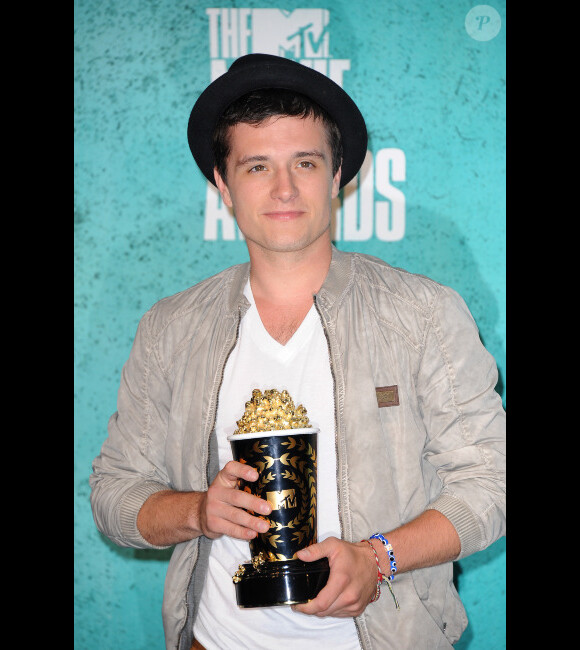Josh Hutcherson, récompensé lors de la cérémonie des MTV Movie Awards 2012, le dimanche 3 juin à Studio City.