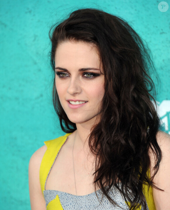 Kristen Stewart, récompensée lors de la cérémonie des MTV Movie Awards 2012, le dimanche 3 juin à Studio City.