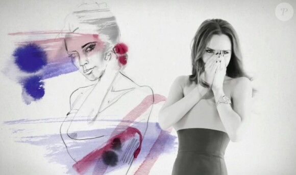 Victoria Beckham, embarrassée en voyant son portrait dans la vidéo Fashion Is Great.