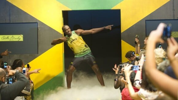 Usain Bolt, roi du sprint, ambiance le podium des JO avec la fille de Bob Marley
