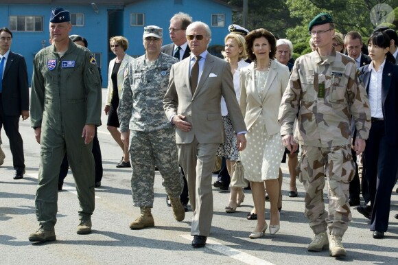 Le roi Carl XVI Gustaf de Suède et la reine Silvia au dernier jour de leur visite officielle en Corée du Sud, le 1er juin 2012.