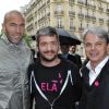 Zinédine Zidane, Grégoire et Guy Alba le 7 juin 2012 lors d'une journée de mobilisation organisée par ELA dans les rues de Paris près du Parc Monceau