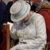 Lors de la messe en son honneur en la cathédrale Saint Paul, le 5 juin 2012, au lendemain de l'hospitalisation de son mari le duc d'Edimbourg, la reine Elizabeth II a craqué.
Depuis son hospitalisation d'urgence le 4 juin 2012 en plein jubilé de diamant pour une infection de la vessie, le prince Philip, 91 ans le 10 juin 2012, reçoit à l'hôpital Edward VII les visites de ses proches.