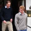 Les princes William et Harry ont rendu visite ensemble à leur grand-père le duc d'Edimbourg le 6 juin 2012.
Depuis son hospitalisation d'urgence le 4 juin 2012 en plein jubilé de diamant pour une infection de la vessie, le prince Philip, 91 ans le 10 juin 2012, reçoit à l'hôpital Edward VII les visites de ses proches.