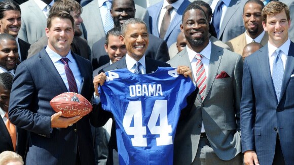 Barack Obama au milieu des NY Giants : admiratif, cool et toujours fun !