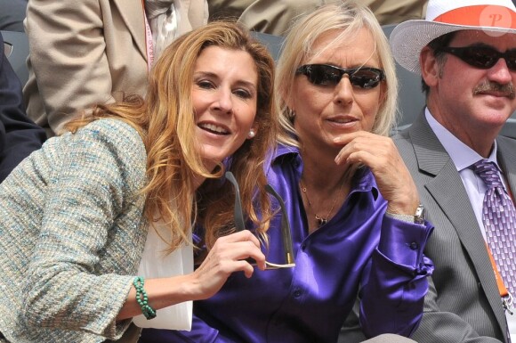 Monica Seles, appelée à remettre la coupe Suzanne Lenglen, et Martina Navratilova. Les people ont fait honneur en nombre au triomphe de Maria Sharapova à Roland-Garros, qui a remporté samedi 9 juin 2012 pour la première fois les Internationaux de France, aux dépens de l'Italienne Sara Errani.
