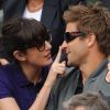 Nolwenn Leroy et Arnaud Clément joliment complices et tendres lors de la finale féminine de Roland-Garros 2012. Les people ont fait honneur en nombre au triomphe de Maria Sharapova à Roland-Garros, qui a remporté samedi 9 juin 2012 pour la première fois les Internationaux de France, aux dépens de l'Italienne Sara Errani.