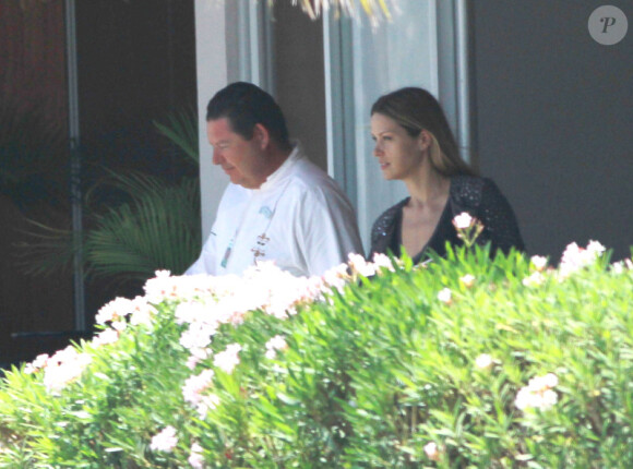 Sean Penn et Petra Nemcova se promènent à Cabo San Luca, au Mexique, le mardi 29 mai.