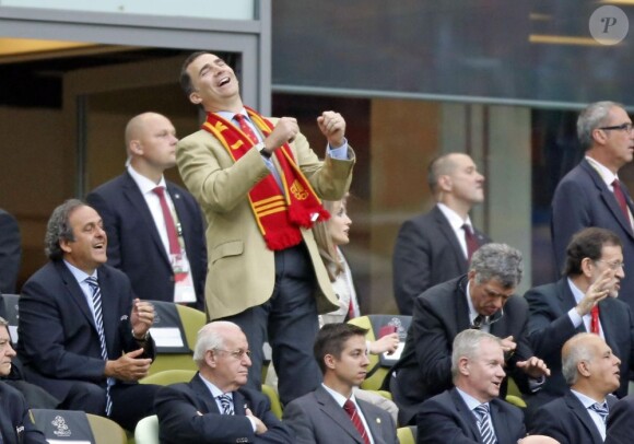 Felipe vit le match à fond... Le prince Felipe et la princesse Letizia d'Espagne ont vibré en choeur lors du match Espagne-Italie lors de l'Euro 2012, le 10 juin à Gdansk (Pologne). La Roja et la Squadra Azzurra, pour leur entrée dans la compétition, ont fait un sepctaculaire match nul, 1-1.