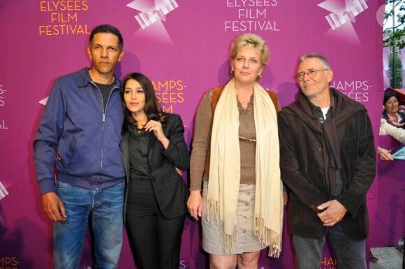 Leïla Bekhti, Roschy Zem, Sophie Dulac et le réalisateur Pierre Jolivet à l'avant-première de Mains armées, le 11 juin 2012 lors du Champs-Elysées Film Festival à Paris.