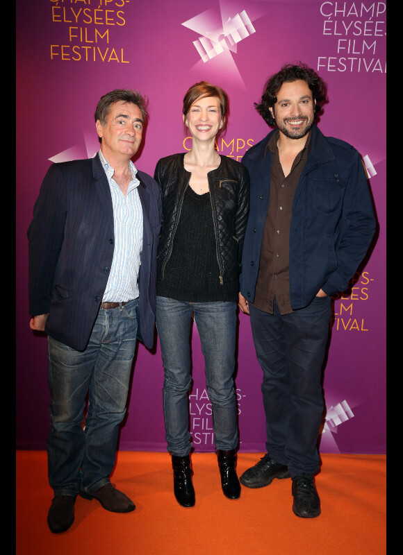 Artus de Penguern, Natacha Lindinger et Bruno Salomone à l'avant-première de La Clinique de l'amour, le 10 juin 2012 lors du Champs-Elysées Film Festival à Paris.