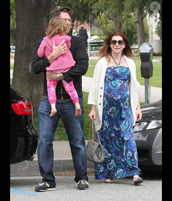 Alyson Hannigan et Alexis Denisof avec leur fille Satyana à Los Angeles en mai 2012