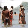 Rocsi Diaz, la nouvelle chérie d'Eddie Murphy, et la fille de l'acteur, à la plage à Maui, sur l'île de Hawaï, le 11 juin 2012