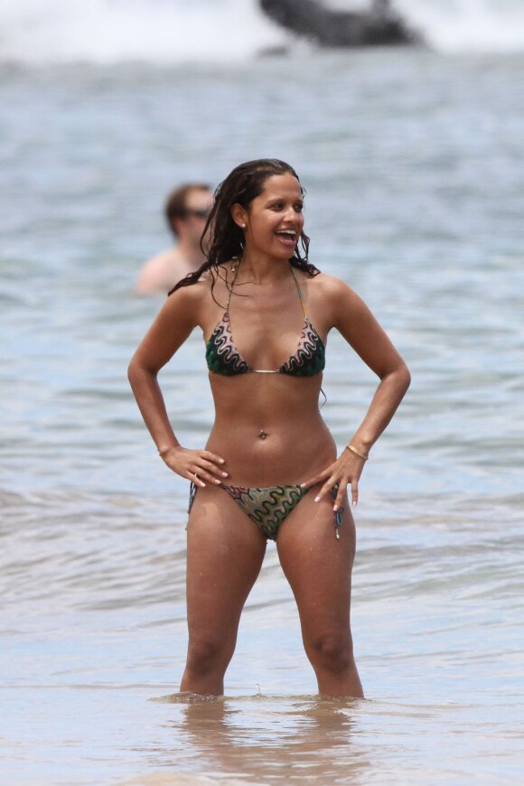 Sublime, Rocsi Diaz, la nouvelle chérie d'Eddie Murphy, à la plage à Maui, sur l'île de Hawaï, le 11 juin 2012