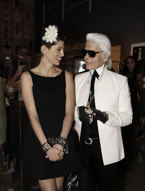 Maïwenn et Karl Lagerfeld à New York lors du lancement du livre La Petite Veste noire