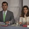 Felipe et Letizia d'Espagne lors d'une rencontre avec les représentants du logement étudiant, le 4 juin 2012 à Madrid.