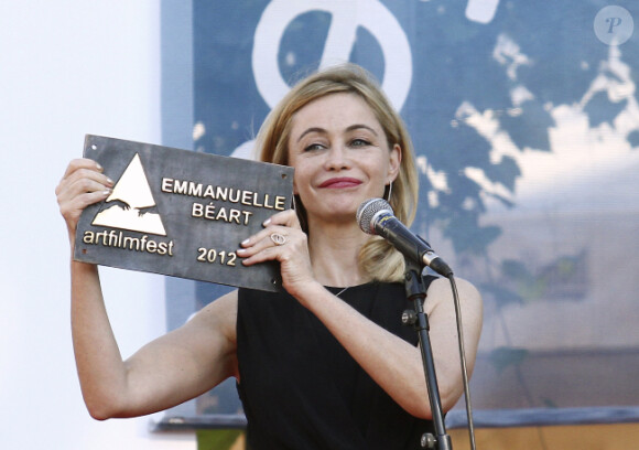 Emmanuelle Béart récompensée au Art Film Festival, le 17 juin 2012 à Teplice en Slovaquie.