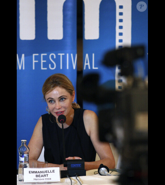 Emmanuelle Béart sous le soleil du Art Film Festival, le 17 juin 2012 à Teplice en Slovaquie.