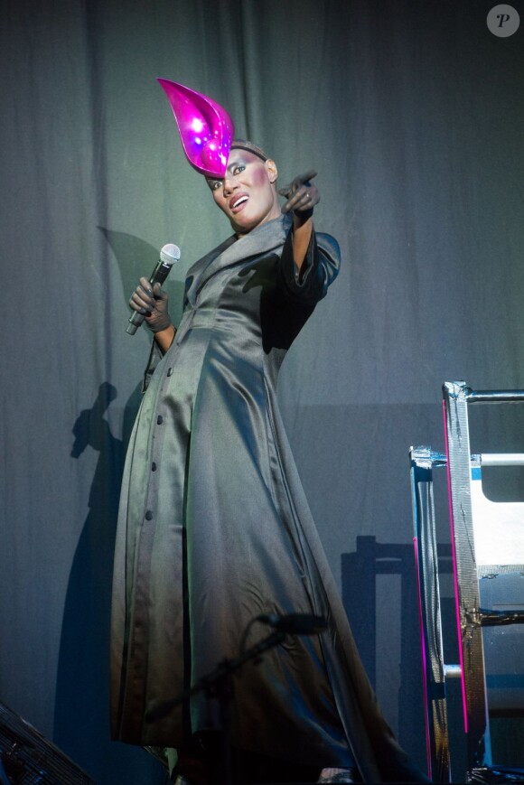 Grace Jones en concert au festival Lovebox à Londres, le 17 juin 2012.