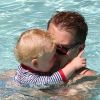 James Corden très tendre avec son fils Max en vacances à Miami le 18 juin 2012