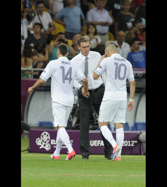 Laurent Blanc, Jérémy Ménez et Karim Benzema lors du match de l'équipe de France perdu face à la Suède le 19 juin 2012 à Kiev en Ukraine (2-0)