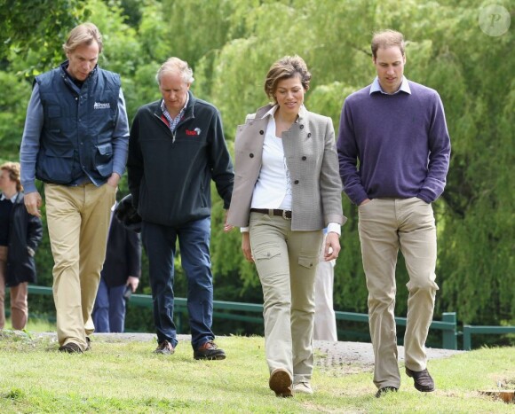 Le Prince William visite le parc Animalier Port Lympne Wild à Port Lympne le 6 juin 2012