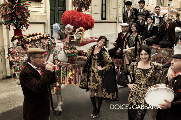 Monica Bellucci, Bianca Balti et Bianca Brandolini d'Adda s'illustrent, radieuses et enjouées dans la campagne Automne/Hiver 2012 Dolce & Gabbana