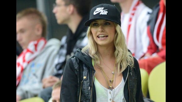 Euro 2012 :Lena Gercke priée de s'habiller pour supporter son chéri Sami Khedira