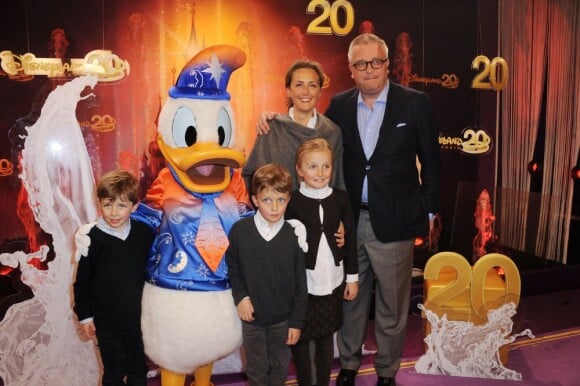 Le prince Laurent de Belgique (photo : en famille lors du 20e anniversaire de Disneyland Paris en mars 2012), propriétaire d'une villa, la Casa Sofia, sur l'île de Panarea, au large de la Sicile, a laissé les lieux à l'abandon, selon un envoyé spécial de Sudpresse.