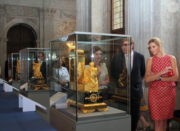 La princesse Maxima et le prince Willem-Alexander des Pays-Bas inauguraient le 28 juin 2012 au palais royal d'Amsterdam l'exposition "Le roi Louis Napoléon et son palais sur le Dam", une plongée dans l'histoire du pays et sa transformation en monarchie.