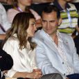 Letizia et Felipe d'Espagne, toujours très complices, lors du 3e Forum Impulsa, à Barcelone le 29 juin 2012.