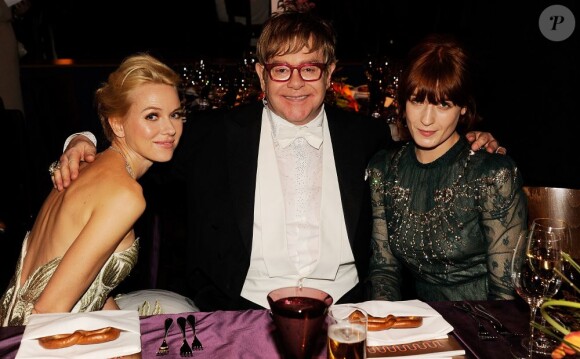 Elton John entouré de Florence Welch et Naomi Watts lors du 14e White Tie and Tiara Ball, organisé par leurs soins et Chopard, à Old Windsor, le 28 juin 2012.