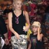 Gwen Stefani et ses enfants Kingston, six ans, et Zuma, trois ans, accompagnés de leur nounou au parc Universal Studios à Los Angeles, le samedi 30 juin 2012.